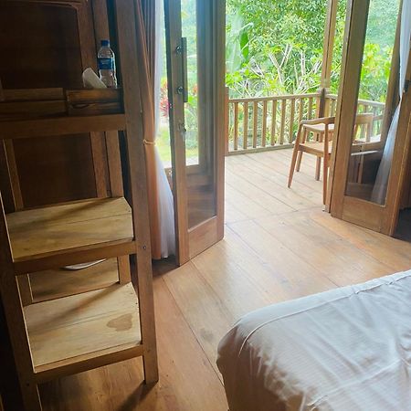Uma d'Nyuh Homestay Singaraja  Bagian luar foto