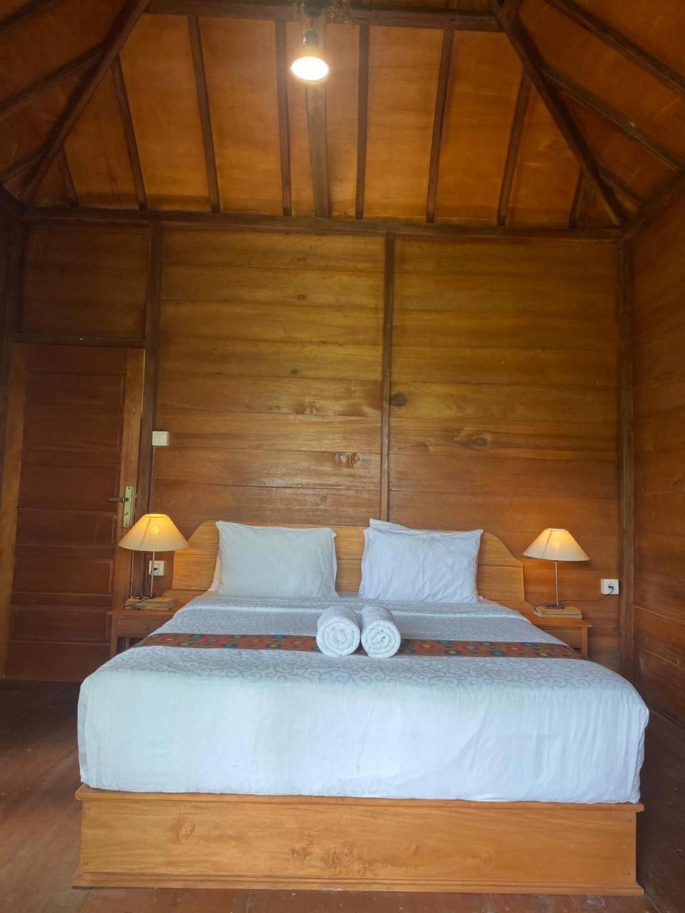 Uma d'Nyuh Homestay Singaraja  Bagian luar foto