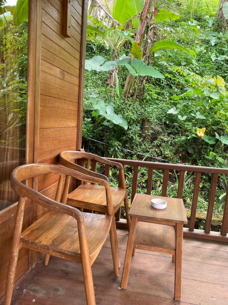 Uma d'Nyuh Homestay Singaraja  Bagian luar foto