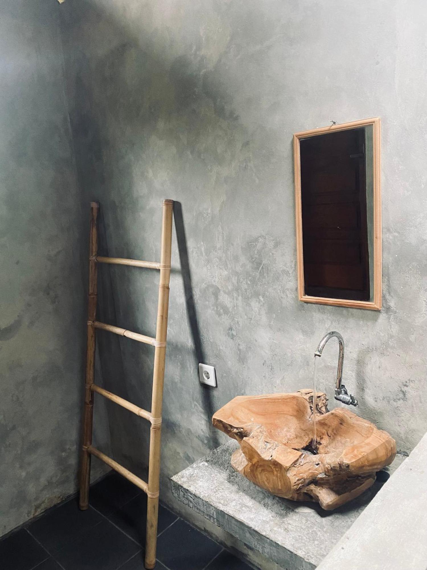 Uma d'Nyuh Homestay Singaraja  Bagian luar foto